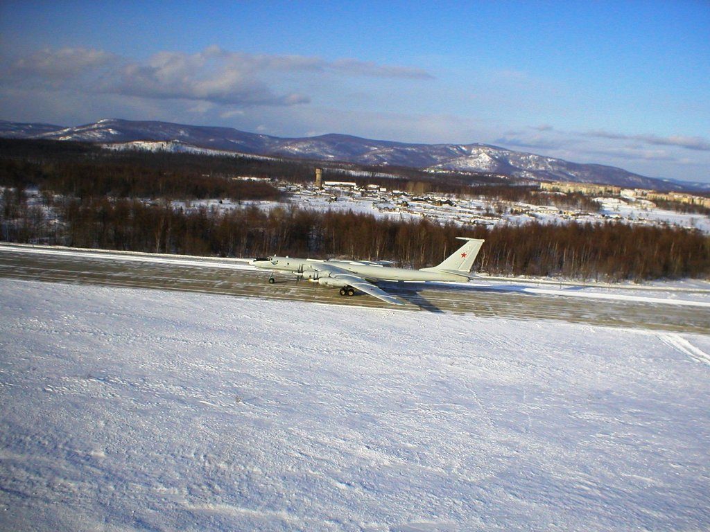 A Tu-142MR from the Pacific Fleet in a runway in Mongokhto
