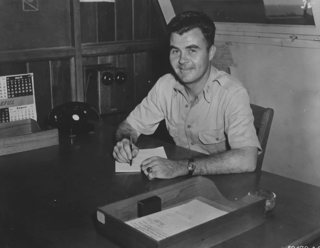 Paul tibbets pilot enola gay Mariana islands