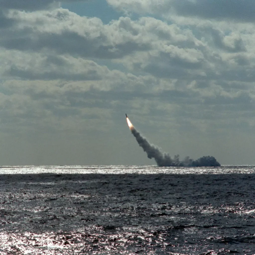 Trident II D5 Performance Evaluation Missile (PEM) flight from USS Tennessee (SSBN 734) on December 4, 1989.  